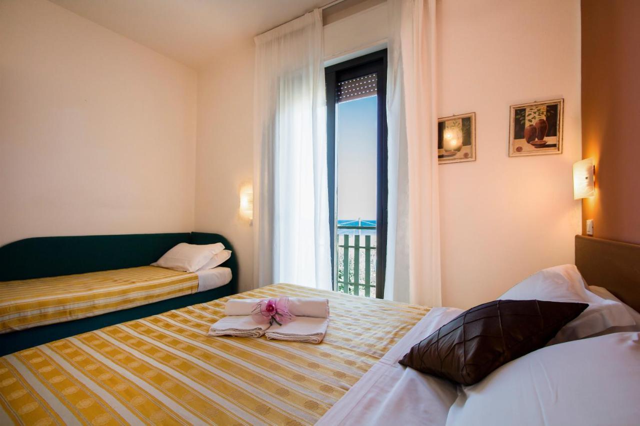 Hotel Villa Sole Resort Bellaria-Igea Marina Exterior foto